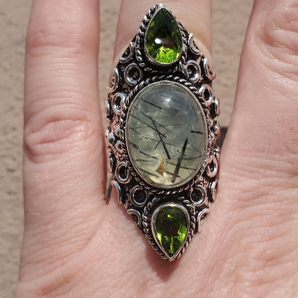 New Moss Prehnite & Peridot 925 Silver Statement Ring. - Picture 10 of 16